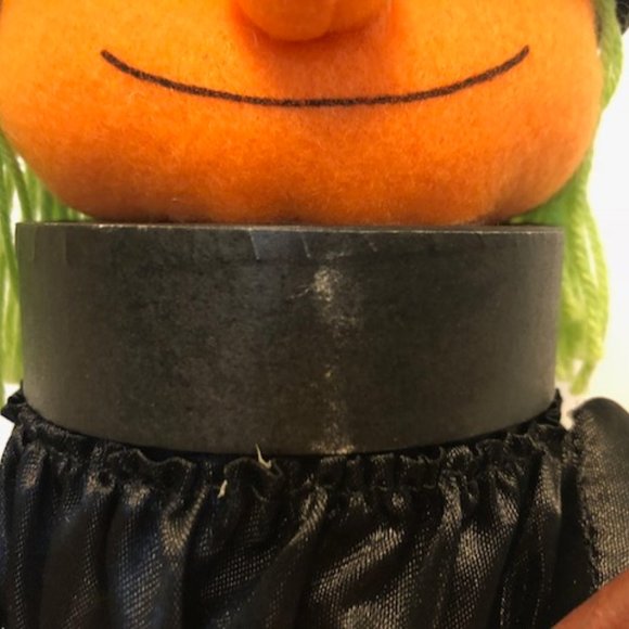 HERSHEY'S KISS HALLOWEEN WITCH CANDY DISPENSER - Picture 15 of 15